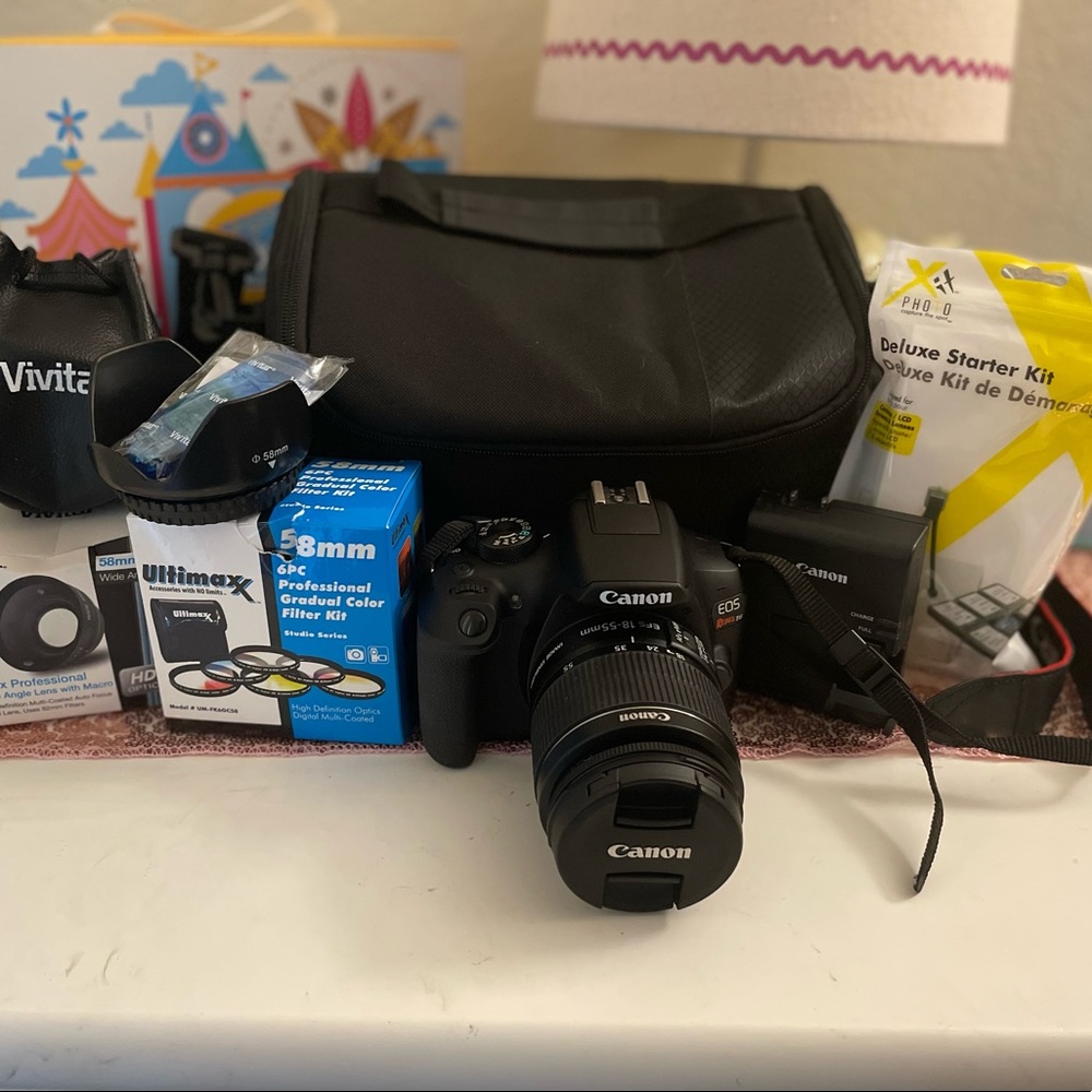 ❌Sold❌Canon rebel t6 and accessories